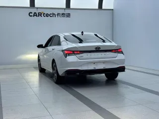 Hyundai Elantra 2023 — фото 7 из 17