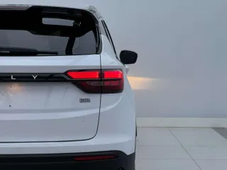 Geely Coolray 2021 — фото 3 из 8