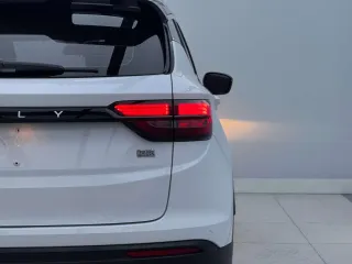 Geely Coolray 2021 — фото 2 из 16