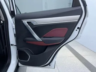 Geely Coolray 2023 — фото 16 из 21