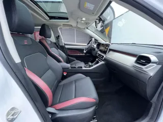 Geely Coolray 2023 — фото 17 из 21