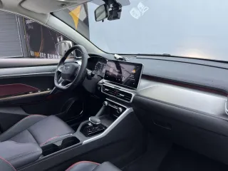 Geely Coolray 2023 — фото 21 из 21