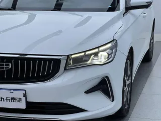 Geely Emgrand 2022 — фото 8 из 17