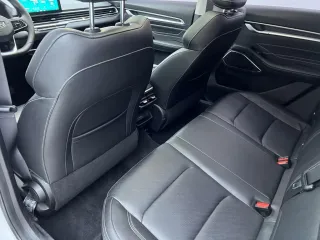 Geely Emgrand 2022 — фото 15 из 17