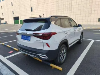 Kia Seltos 2022 — фото 7 из 9