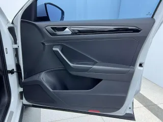 Volkswagen T-Roc 2021 — фото 24 из 28