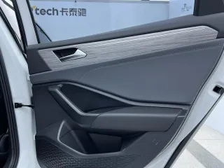 Volkswagen Sagitar 2023 — фото 15 из 23