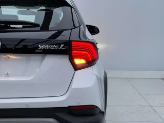 Toyota Yaris L 2023 — фото 12 из 24