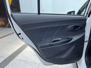 Toyota Yaris L 2023 — фото 14 из 24