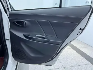 Toyota Yaris L 2023 — фото 19 из 24