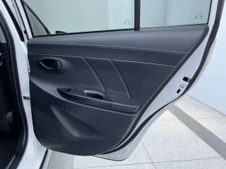 Toyota Yaris L 2022 — фото 17 из 18