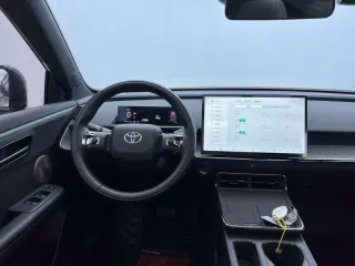 Toyota bZ3X 2025 — фото 20 из 26