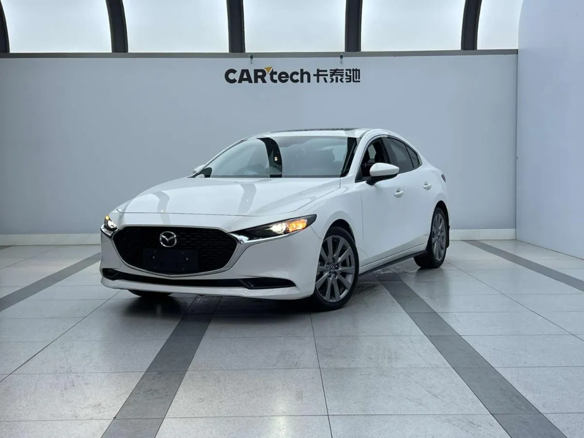 Mazda Mazda3 2022 — фото 1 из 8