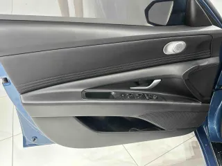 Hyundai Elantra 2023 — фото 5 из 11