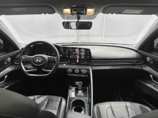 Hyundai Elantra 2023 — фото 9 из 11