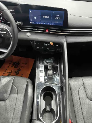 Hyundai Elantra 2022 — фото 6 из 12