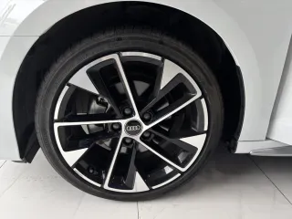 Audi A3 2022 — фото 19 из 24