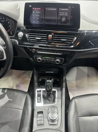 BMW 1-Series 2023 — фото 10 из 22