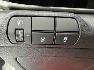 Hyundai Elantra 2023 — фото 6 из 12