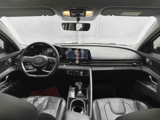 Hyundai Elantra 2023 — фото 9 из 12