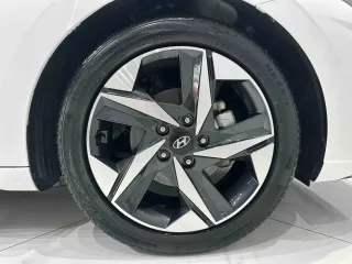 Hyundai Elantra 2023 — фото 11 из 12