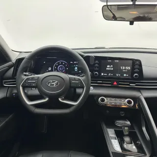 Hyundai Elantra 2023 — фото 10 из 25