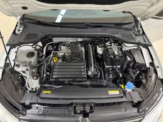 Volkswagen Golf 2023 — фото 13 из 26