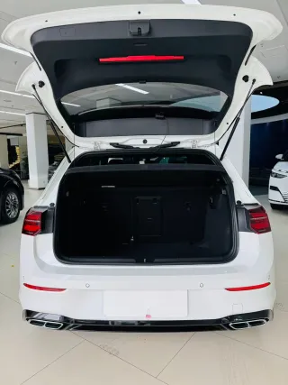 Volkswagen Golf 2023 — фото 7 из 26