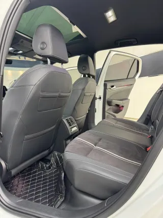 Volkswagen Golf 2023 — фото 9 из 26