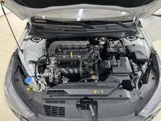 Hyundai Elantra 2021 — фото 19 из 25
