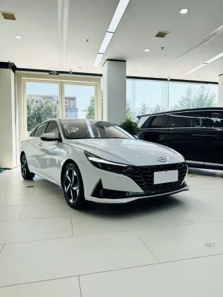 Hyundai Elantra 2021 — фото 3 из 25