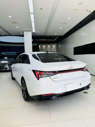 Hyundai Elantra 2021 — фото 4 из 25