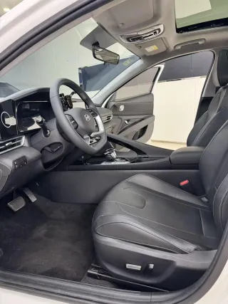 Hyundai Elantra 2023 — фото 7 из 20