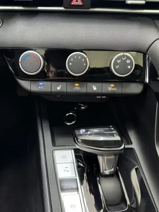 Hyundai Elantra 2023 — фото 13 из 20