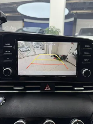 Hyundai Elantra 2023 — фото 15 из 20