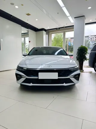 Hyundai Elantra 2023 — фото 2 из 20