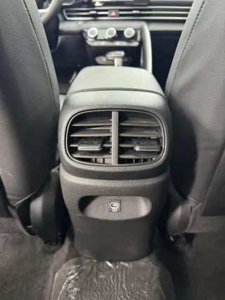 Hyundai Elantra 2023 — фото 16 из 20