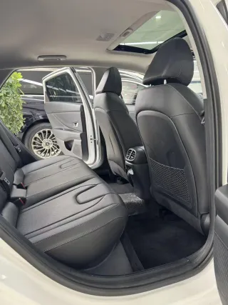 Hyundai Elantra 2023 — фото 9 из 20