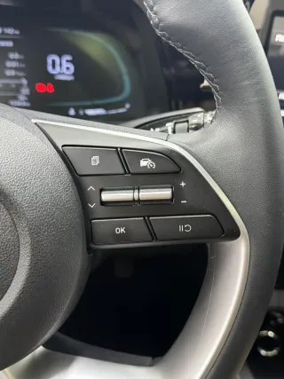 Hyundai Elantra 2023 — фото 12 из 20