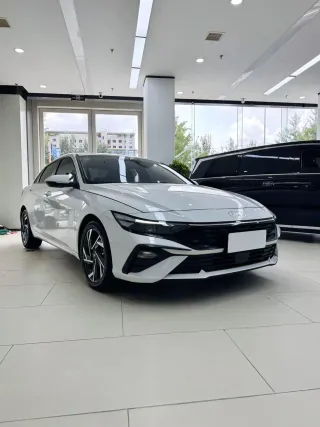 Hyundai Elantra 2023 — фото 3 из 20