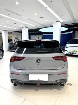 Skoda Karoq 2023 — фото 31 из 56