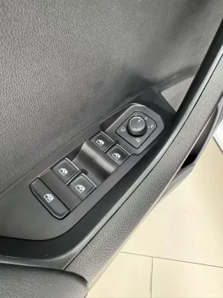 Skoda Karoq 2023 — фото 18 из 56