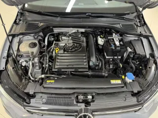 Volkswagen Golf 2022 — фото 12 из 28