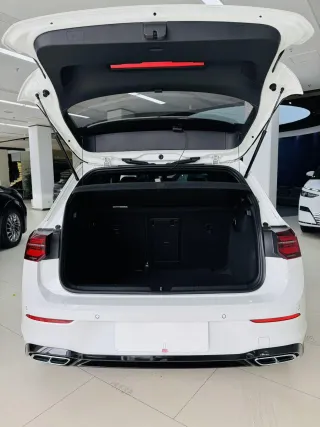 Volkswagen Golf 2022 — фото 20 из 25