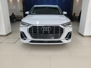 Audi Q3 2022 — фото 2 из 24