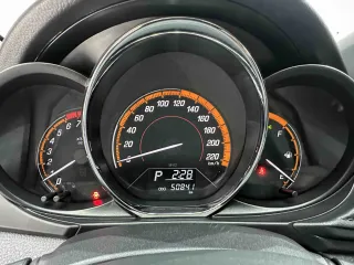 Toyota Yaris 2022 — фото 5 из 12