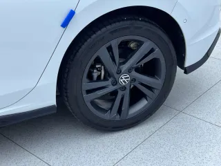 Volkswagen Golf R-Line 2023 — фото 35 из 37
