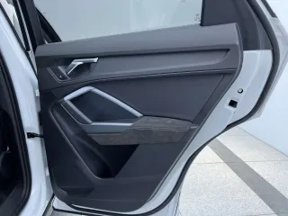 Audi Q3 2021 — фото 20 из 35