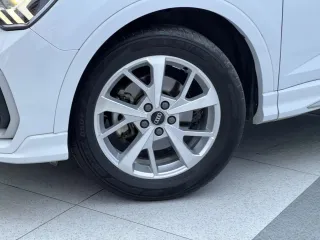 Audi Q3 2021 — фото 32 из 35