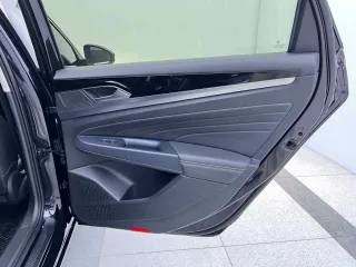Volkswagen Passat 2022 — фото 17 из 31